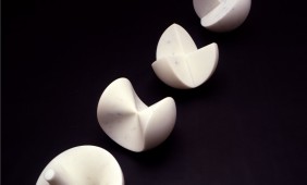Max Bill (CH) “Famiglia di mezze sfere”  (statuario, diam.30cm)